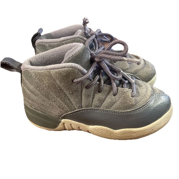 Nike Air Jordan 12 Retro BG Gray Suede 850000-005 Kids Size 10C 2017 - Picture 1 of 9